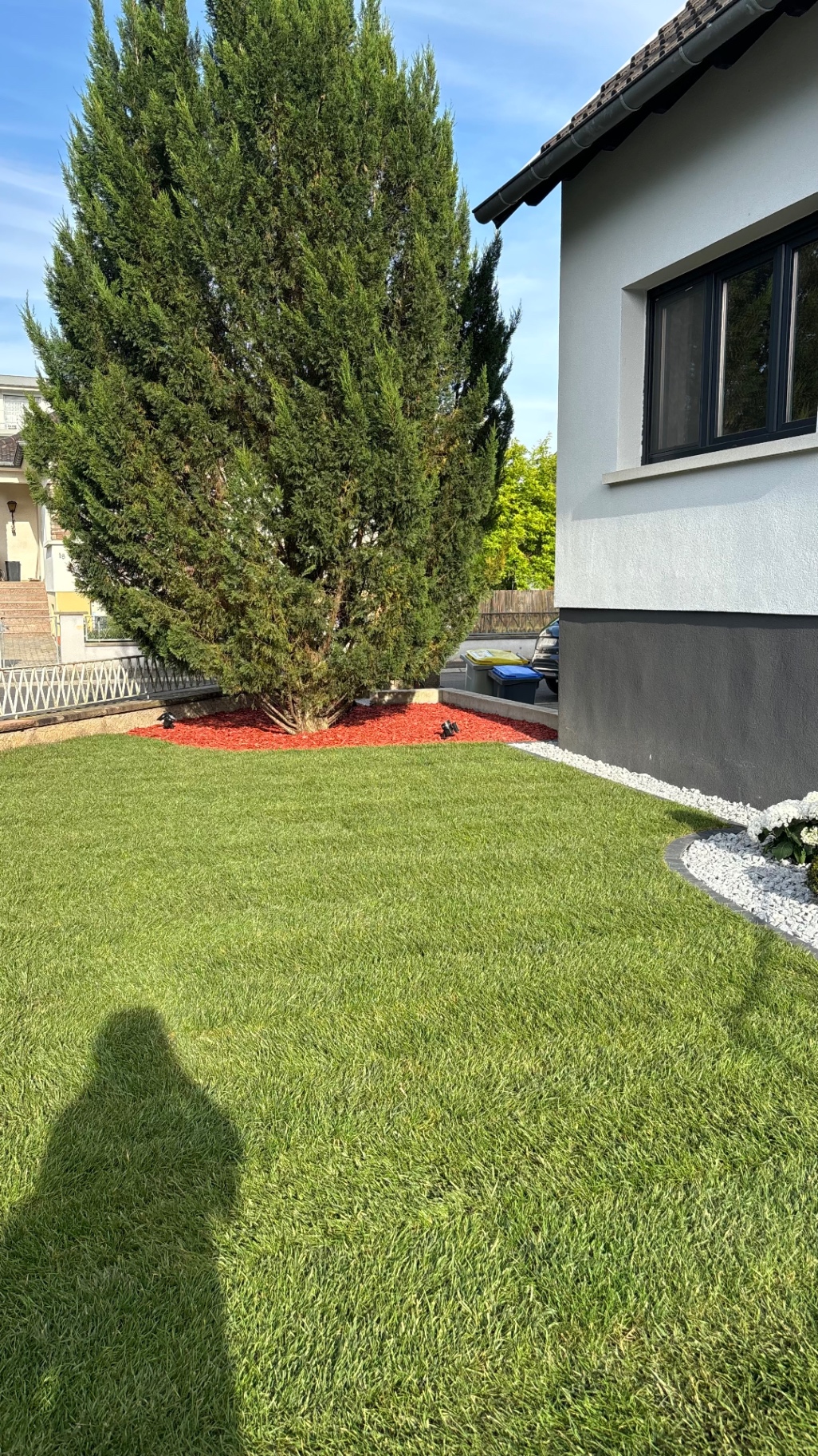Remise en état d'un espace avant maison après intervention